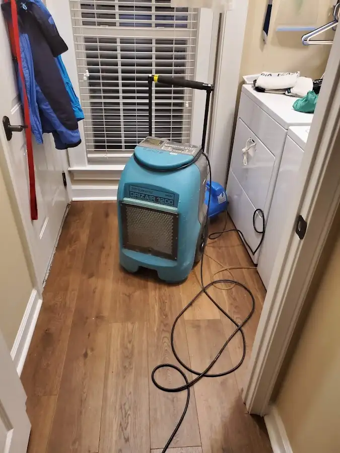 Commercial dehumidifier deployed for Crawl Space Restoration in Crestview